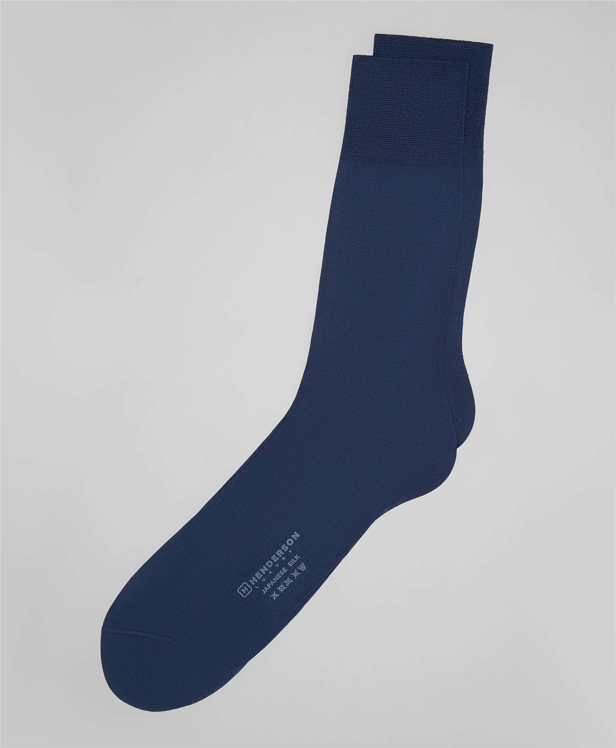 Носки классические из 100% японского шелка в синем цвете SK-0278 NAVY-купить в HENDERSON.RU, цена 2 199 ₽